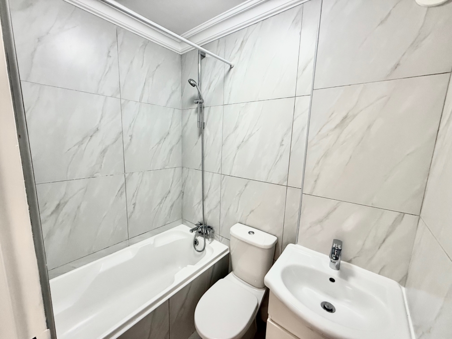 2 Bedroom Property for Sale in Table View Western Cape